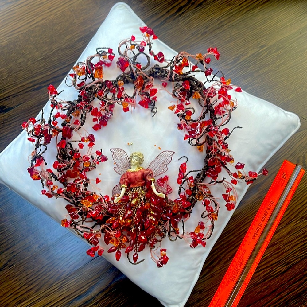 Gorgeous red beads Angel Wreath.  See pitch for measurements